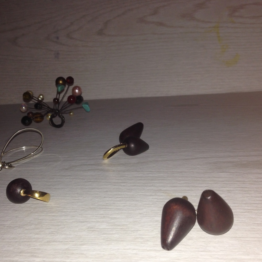 Jewelry - Picture 3 of 3